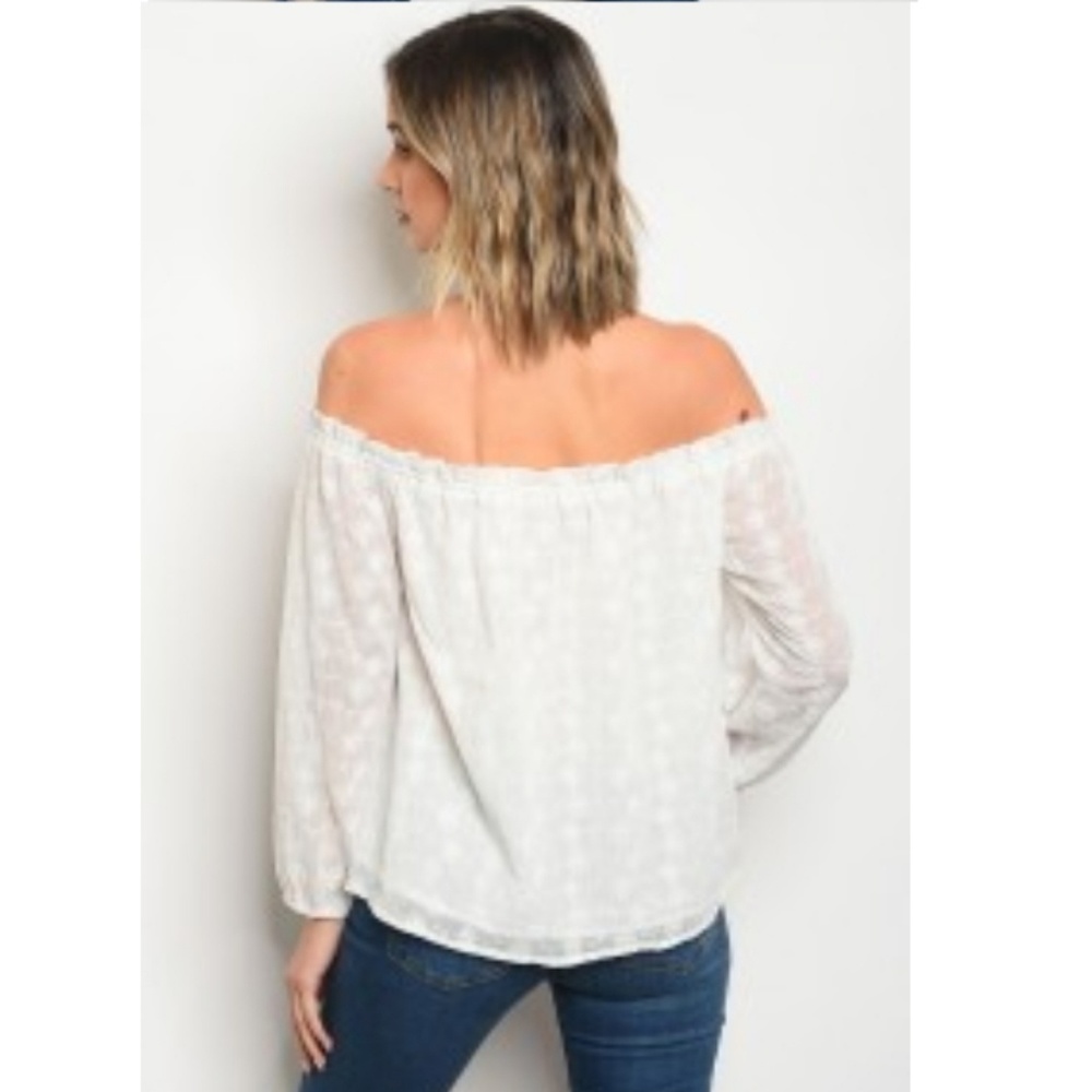 ๐ฉท Gorgeous Boho Off the Shoulder Top - Picture 2 of 7